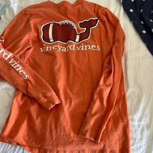 💛vv men’s small 🏈 themed long sleeve tee great shape